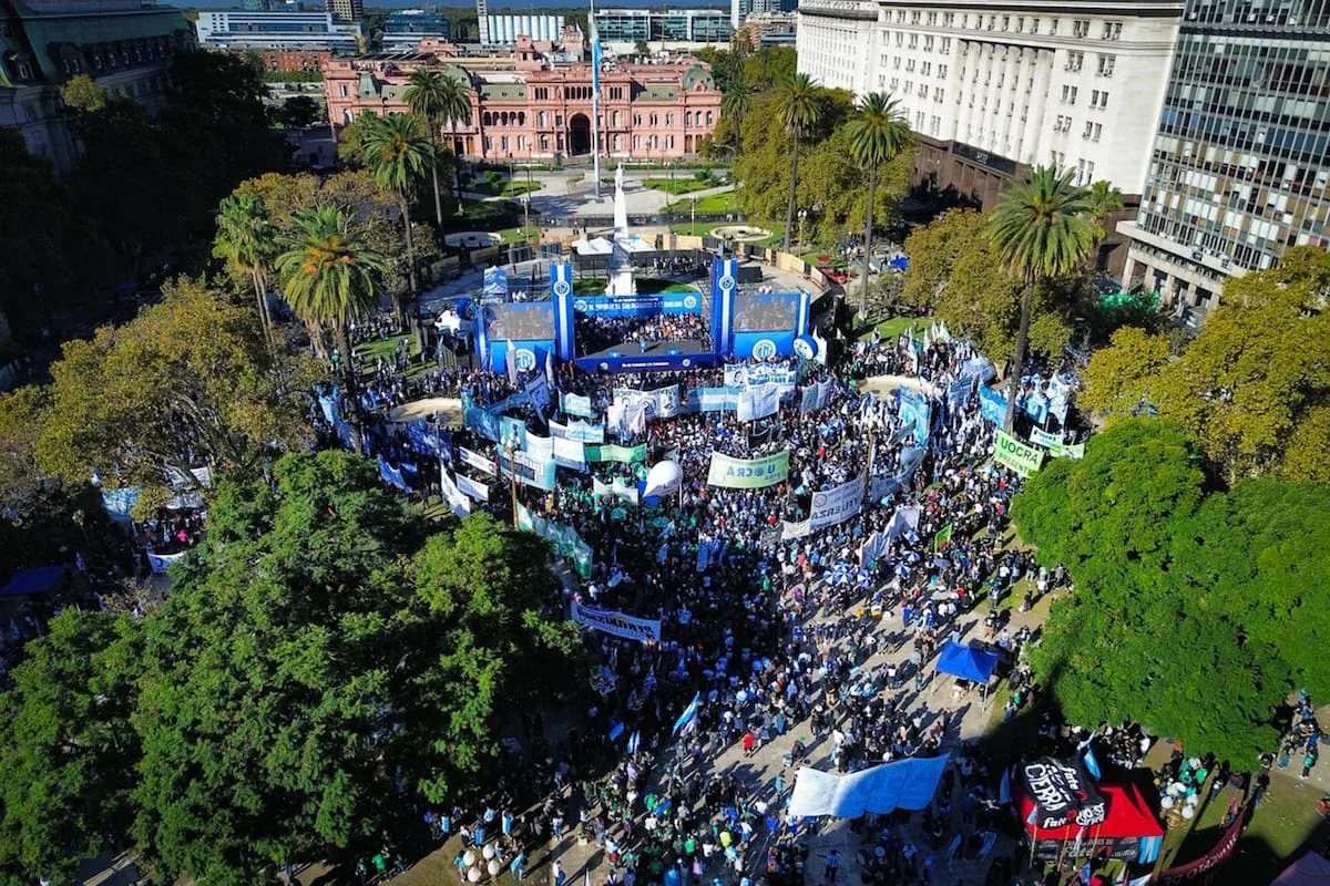 La CGT marchó a Plaza de Mayo por el Día del Trabajador sin confirmar nuevo paro