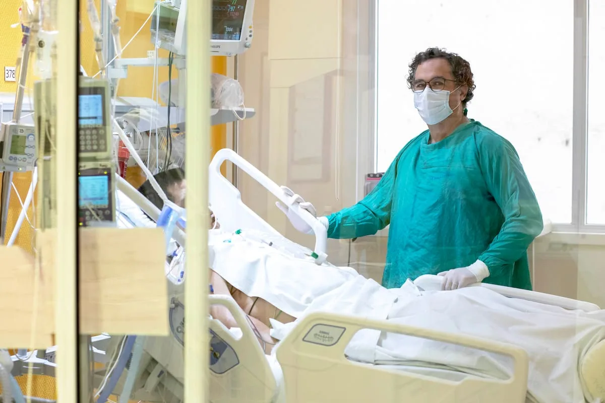 Un hombre revive tras ocho minutos en paro cardíaco y relata su experiencia