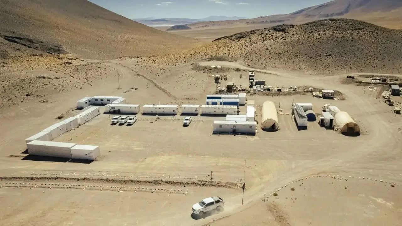 Argentina impulsa inversión millonaria en mina de oro y plata en el norte del país