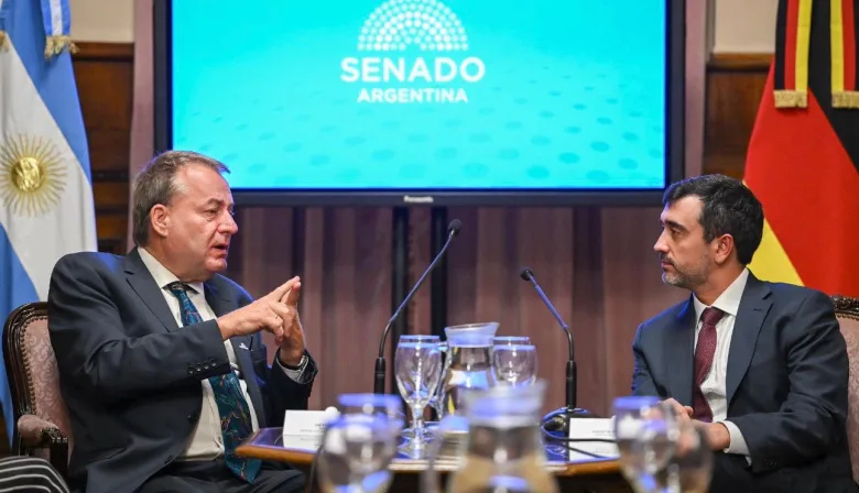 Argentina y Alemania sellan un acuerdo histórico para exportar gas natural licuado a Europa