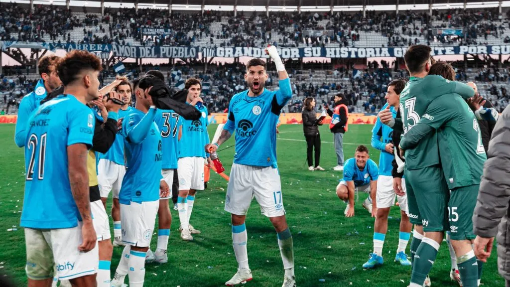 Belgrano eliminó a Talleres en un clásico intenso y avanzó a cuartos de final