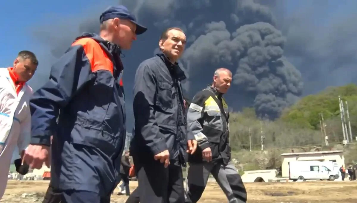 Ataques ucranianos con drones generan incendios en instalaciones petroleras rusas lejanas a la frontera