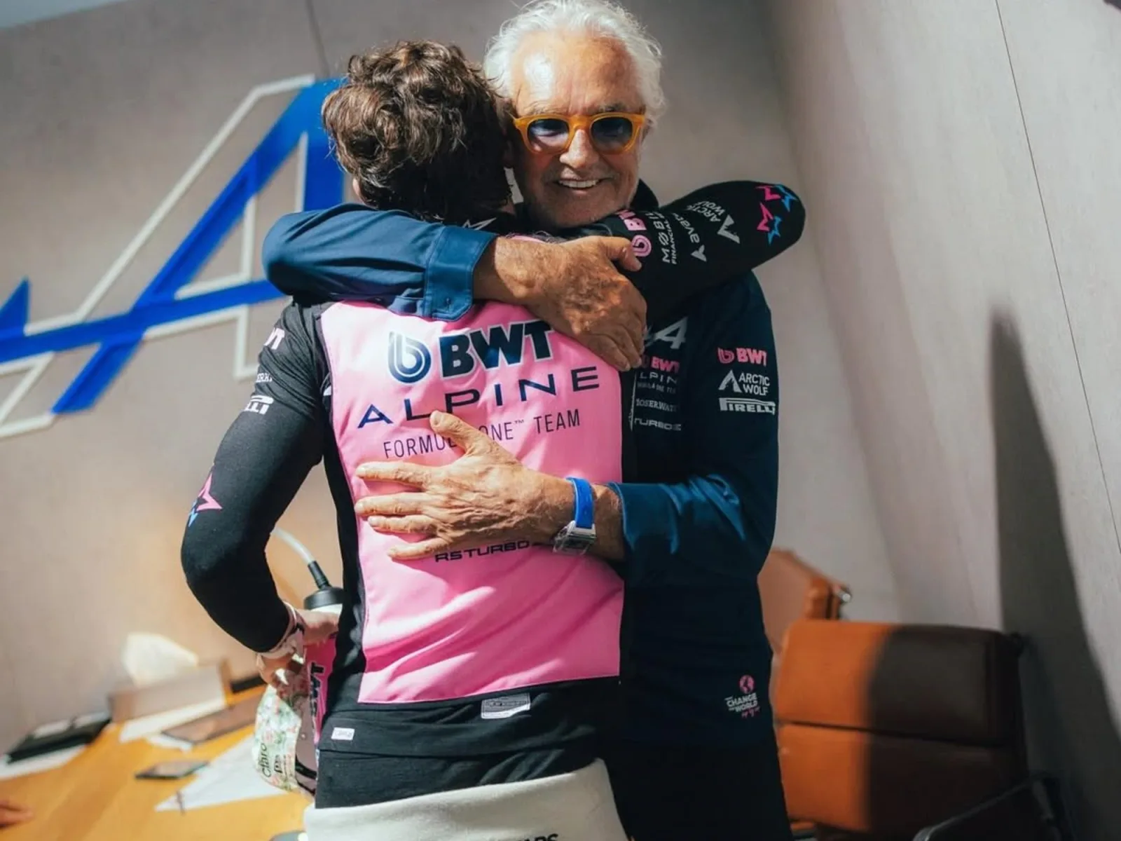 Briatore felicita a Colapinto por su desempeño en la clasificación Sprint de Miami