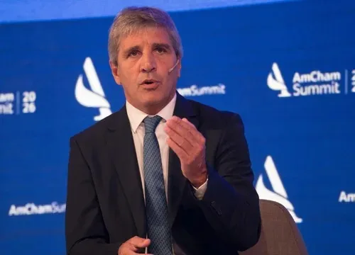 Caputo prevé una inflación más baja en mayo y anticipa un fuerte impacto económico en 2027