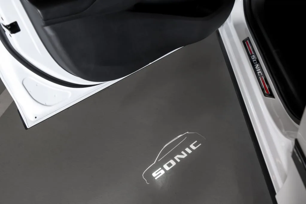 Chevrolet presenta el interior del nuevo Sonic SUV con innovaciones tecnológicas
