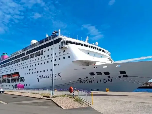Confirman muerte de pasajero británico tras brote de gastroenteritis en crucero francés