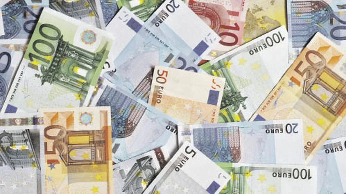 Dólar blue y euro cierran con alzas en el mercado de cambios argentino