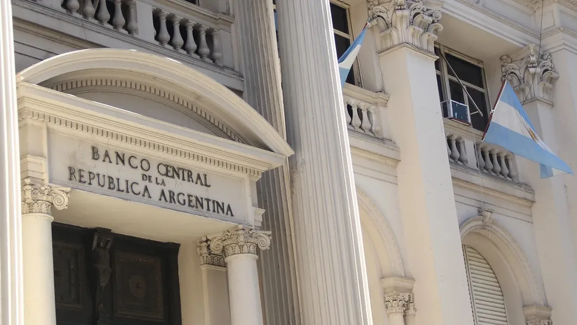 El Banco Central acumula reservas récord tras segunda mayor compra de dólares en el año