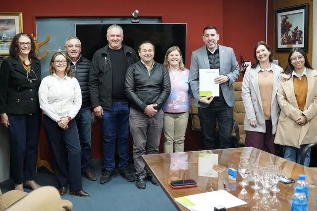El CGE amplía la formación técnica con un nuevo convenio entre Fundación LAR y La Agrícola Regional