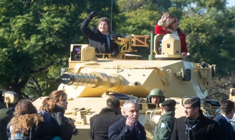 El Gobierno cancela el desfile militar del 9 de Julio ante fuertes recortes en Defensa