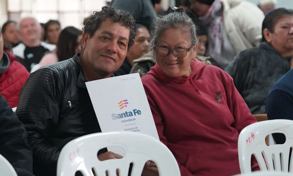 El programa “Tu Casa, Tuya” entregó escrituras a 37 familias de Helvecia para garantizar la titularidad de sus hogares
