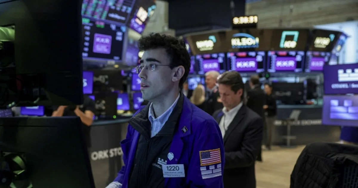El riesgo país sube mientras Wall Street cae por tensiones en Medio Oriente