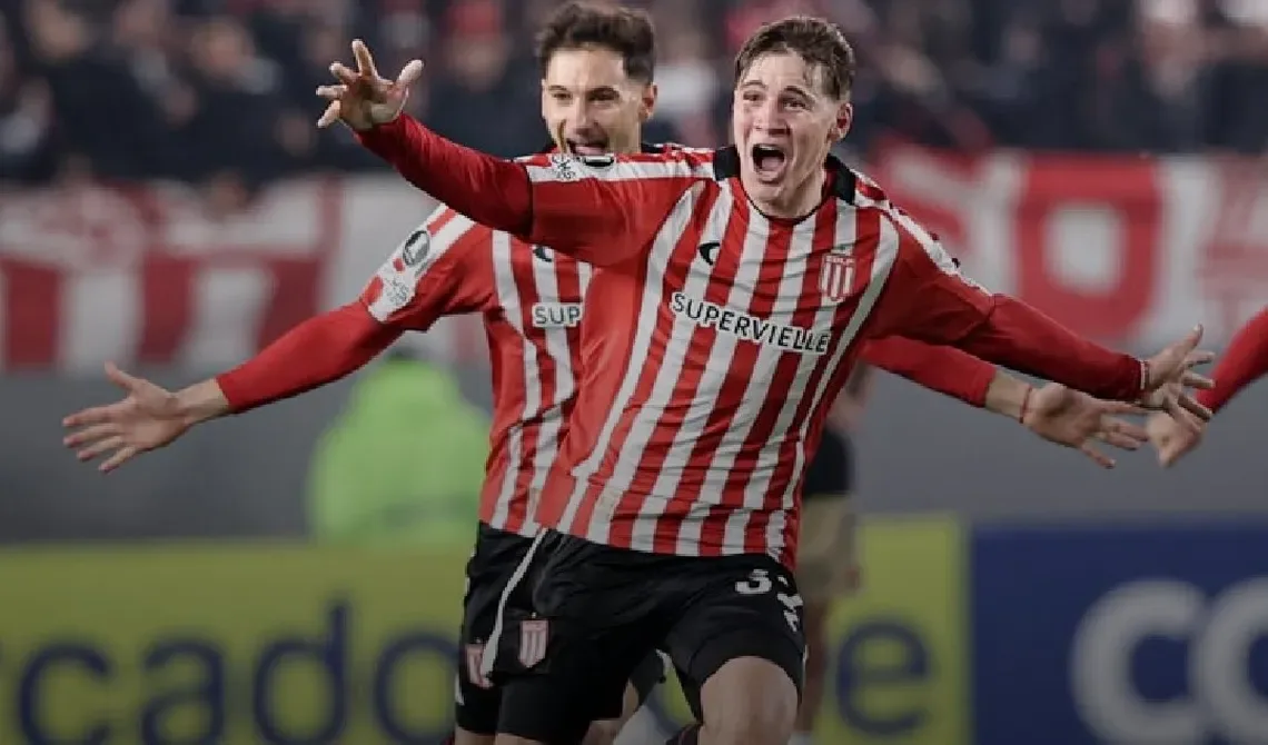 Estudiantes aseguró su pase a octavos de final de la Copa Libertadores con gol en tiempo de descuento
