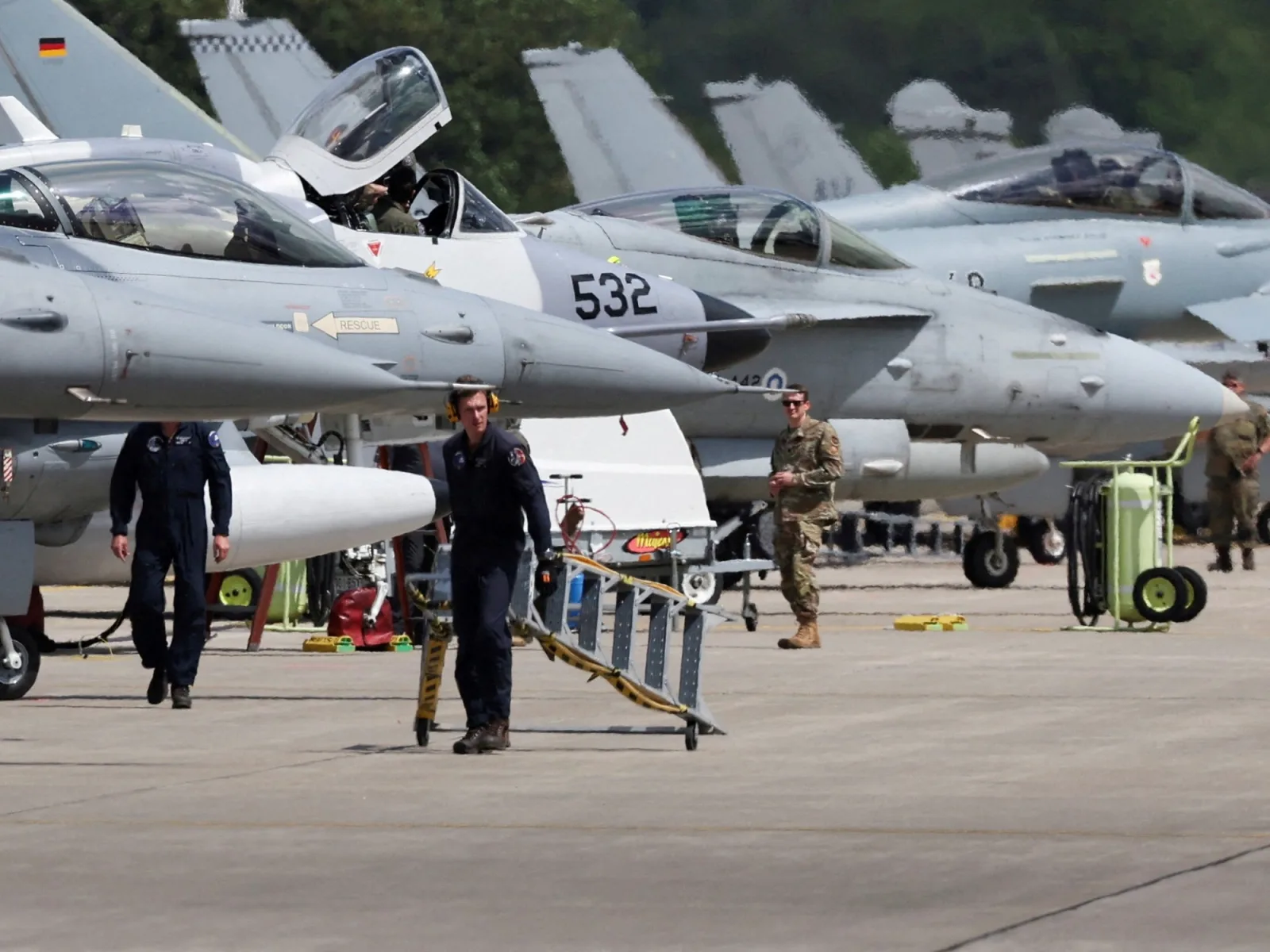 Europa enfrenta el vacío militar tras la salida de tropas estadounidenses