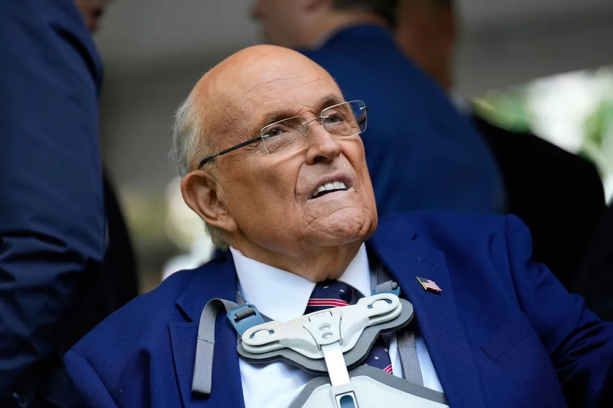 Internaron a Rudy Giuliani con estado crítico, anuncia su familia