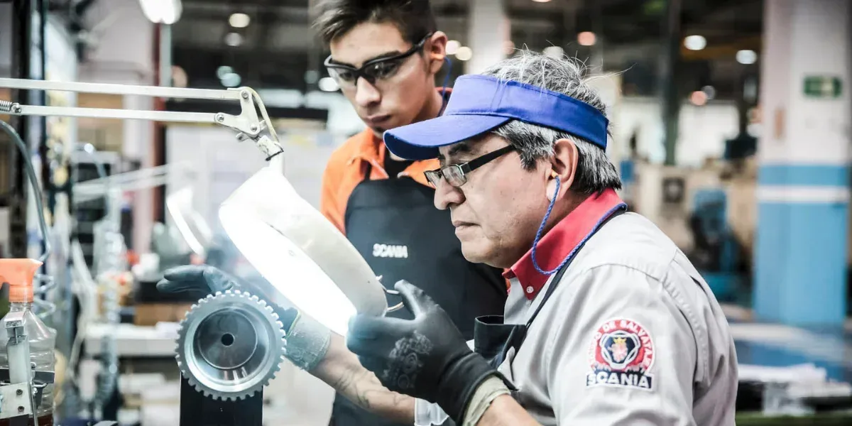 La actividad industrial argentina retrocedió en abril y genera preocupación en la UIA