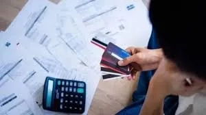 La mora bancaria en Argentina supera a la de otros países de América Latina y crece entre hogares y fintech