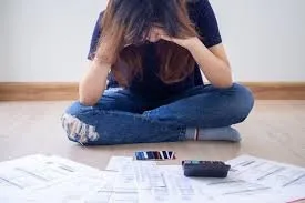 La morosidad en créditos familiares alcanza máximos históricos con fuerte impacto en jóvenes