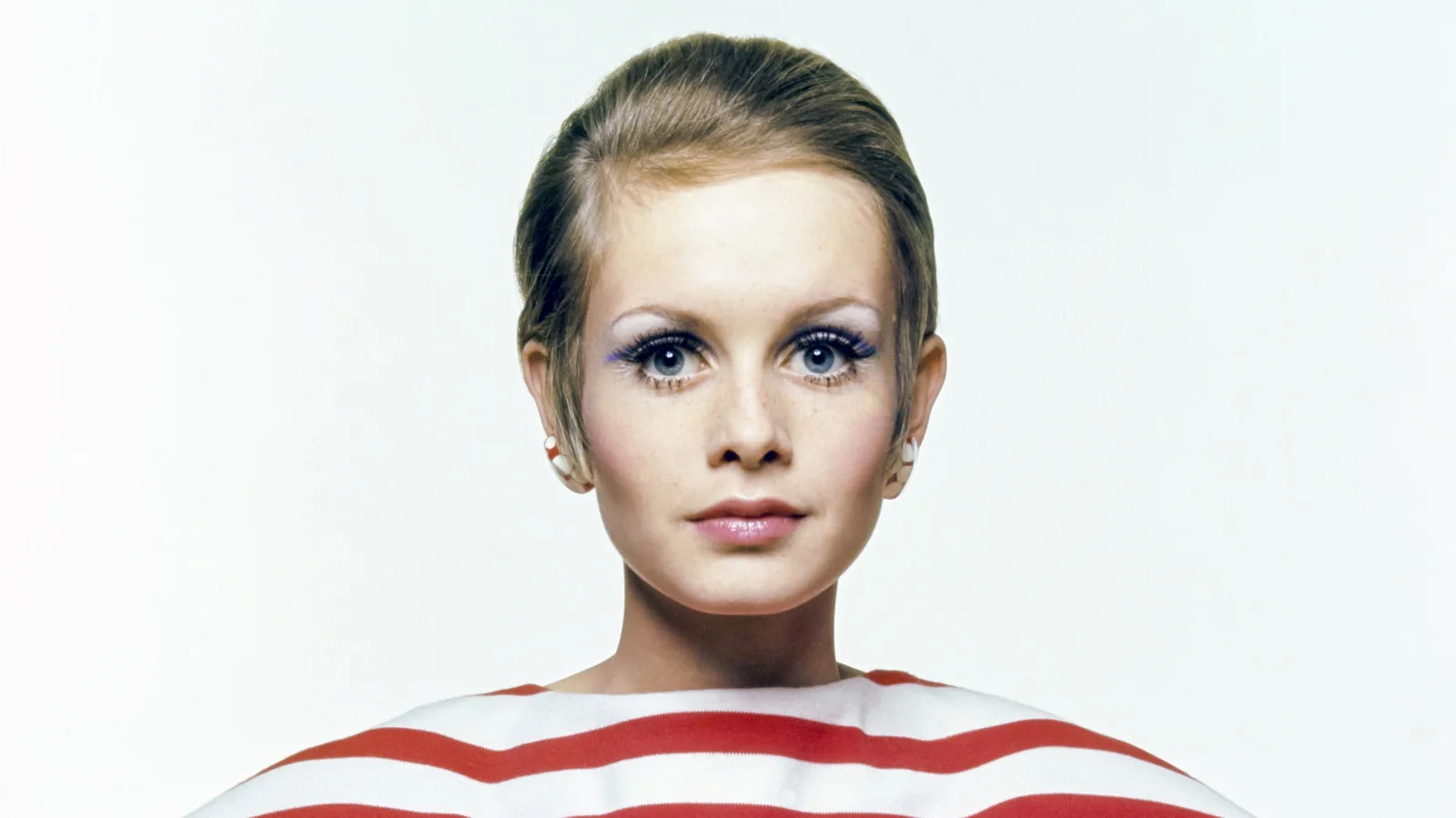 La transformación del maquillaje de Twiggy: de ícono mod a exploradora del color