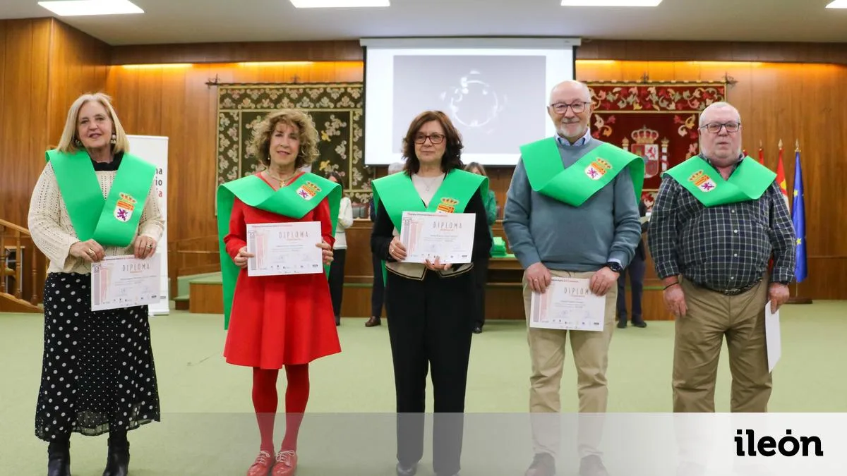 La Universidad de León gradúa a 71 estudiantes del Programa de la Experiencia en una nueva promoción