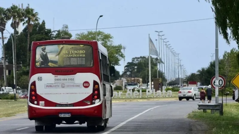 La UTA advierte con huelga de colectivos si no se pagan los salarios este viernes