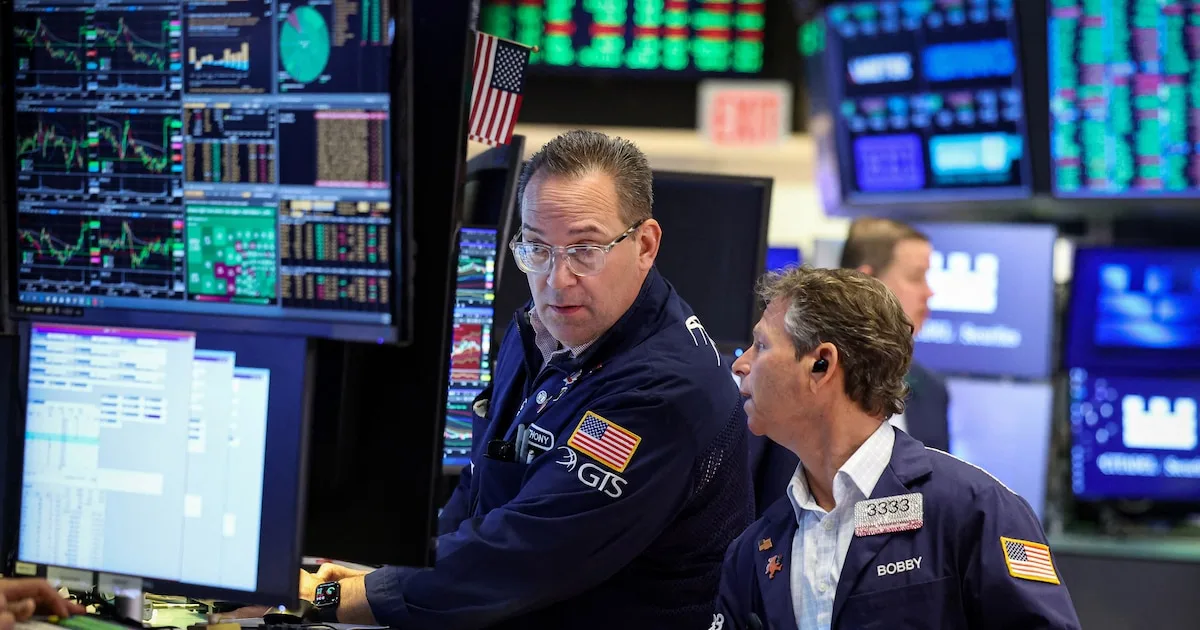 Las acciones argentinas cayeron hasta 5% en Wall Street mientras el riesgo país acentúa su descenso