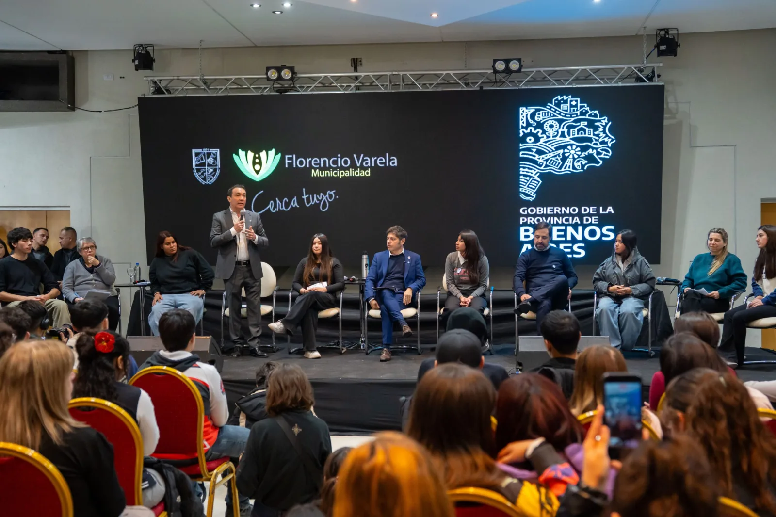 Líderes y estudiantes de Florencio Varela debatieron sobre salud mental y educación pública