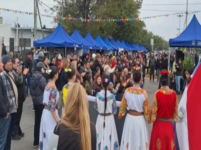 Lomas de Zamora homenajeó a la comunidad paraguaya con una fiesta cultural en Villa Albertina