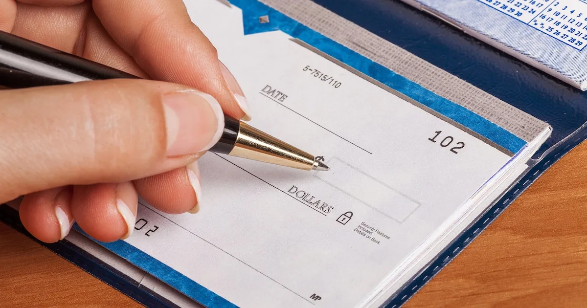 Los cheques rechazados por falta de fondos se duplicaron en un año