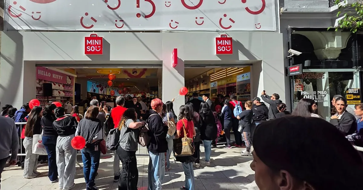 Marcas internacionales aceleran su ingreso al mercado local pese a la crisis de consumo