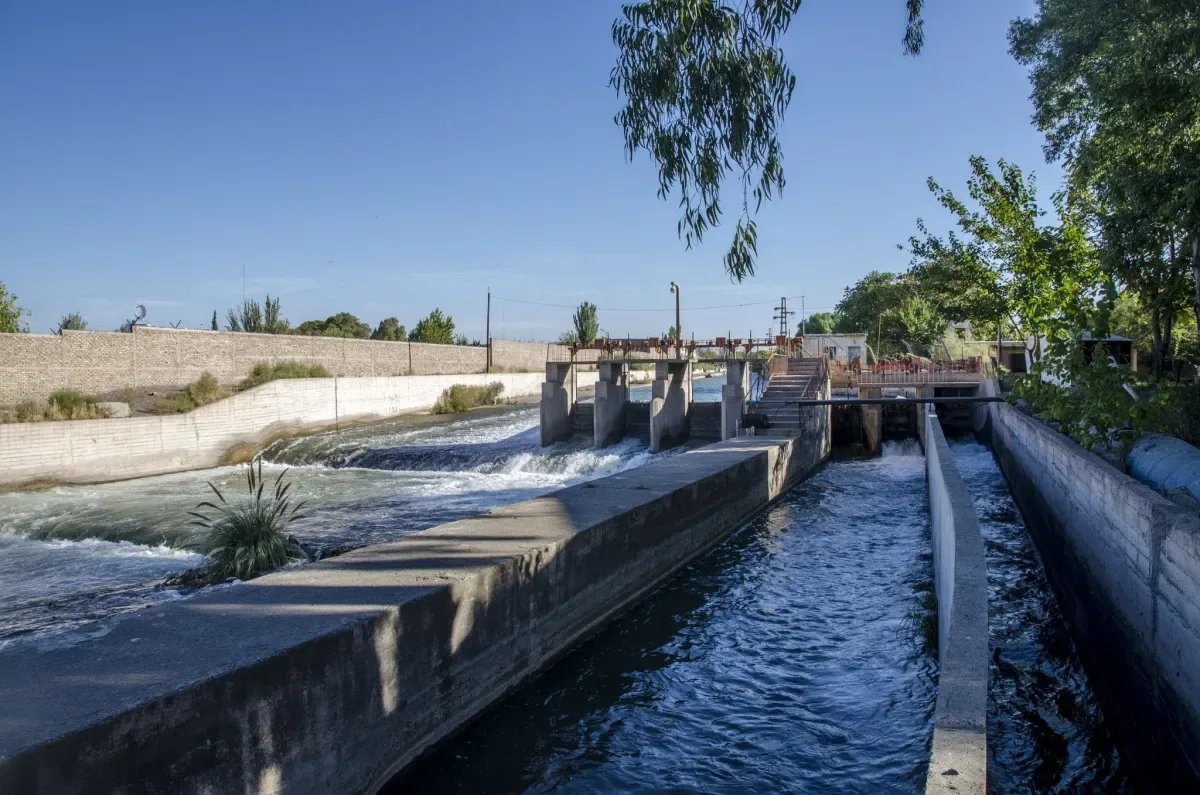 Mendoza espera reunión clave para definir presentación del Plan Hídrico y Código de Aguas