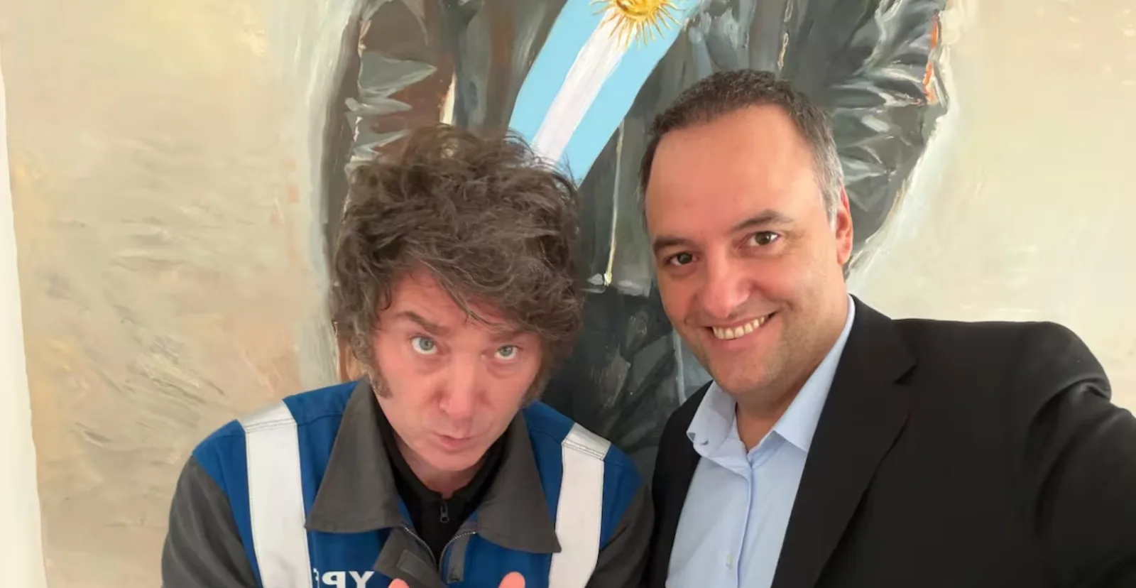 Milei reafirma su respaldo a Manuel Adorni pese a críticas internas y causas judiciales