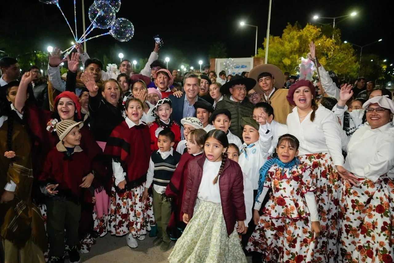 Napenay celebra 105 años con avances en agua potable y mejoras urbanas