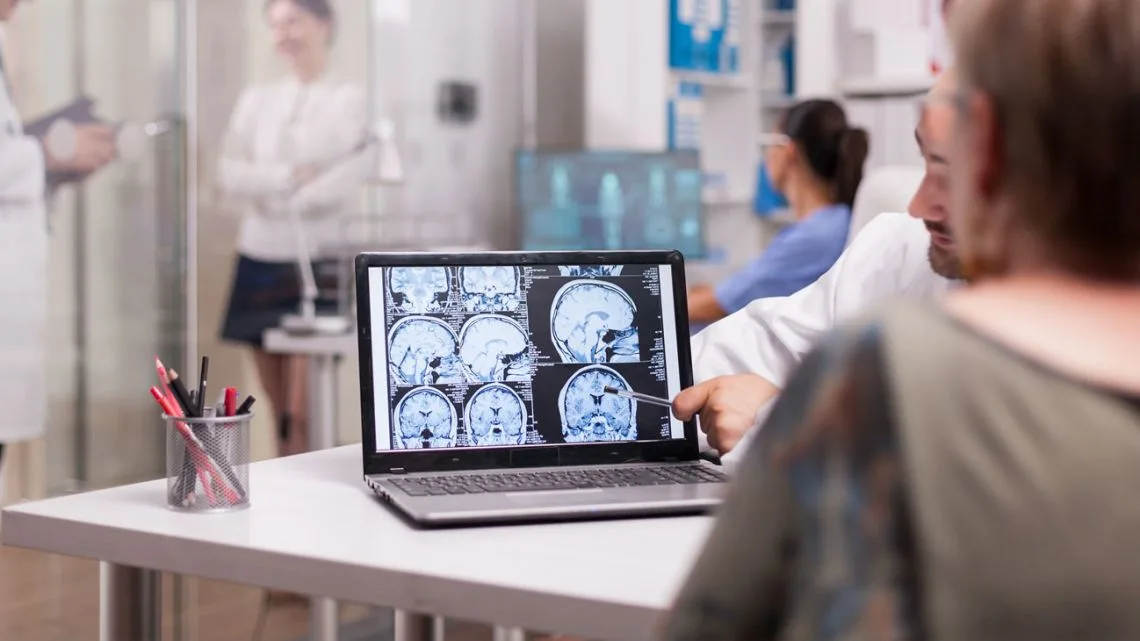 Nueva vacuna personalizada impulsa respuesta inmunitaria contra cáncer cerebral agresivo