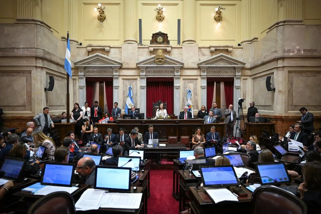 Oficialismo enfrenta negociaciones clave para aprobar cambios en subsidios a Zonas Frías