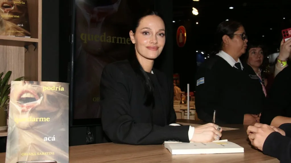 Oriana Sabatini en la Feria del Libro: firma de autógrafos y encuentros con sus seguidores