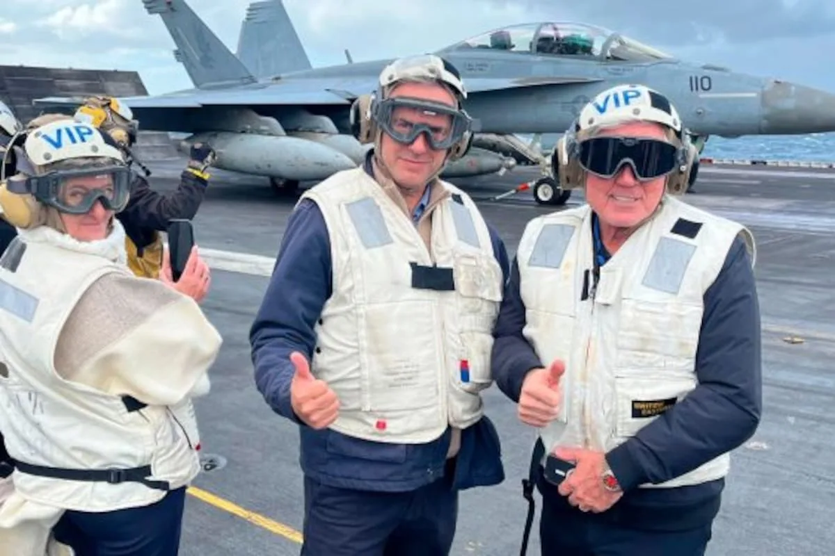 Polémica en Uruguay por la visita presidencial al portaaviones estadounidense USS Nimitz