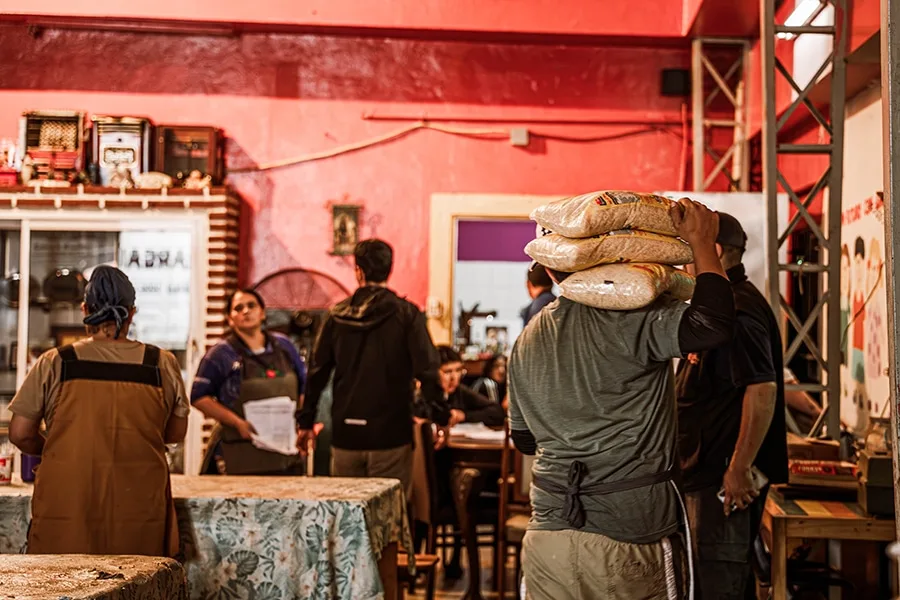 Primer comedor comunitario en Argentina incorpora inteligencia artificial para optimizar alimentos
