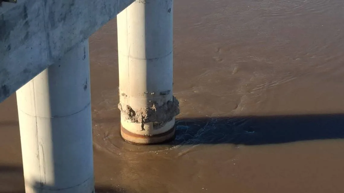 Problemas estructurales en columna del nuevo puente obligan a iniciar reparaciones