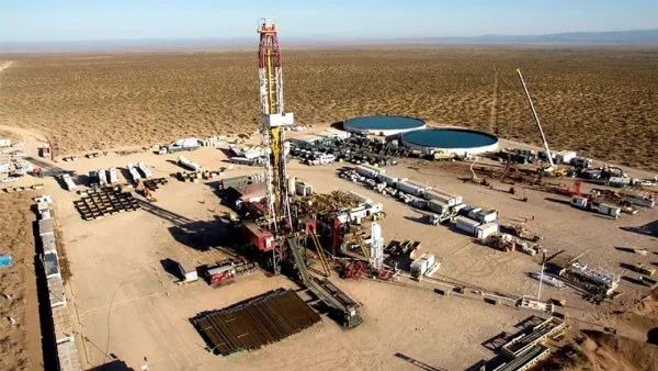 Producción récord de petróleo no convencional impulsa la balanza energética positiva en abril