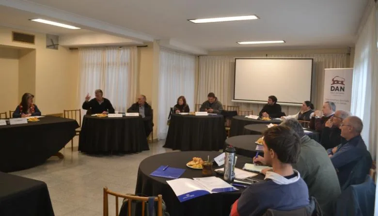 Productores rurales del sudeste alertan por cambios en vacunación antiaftosa y nuevas reglas para semillas