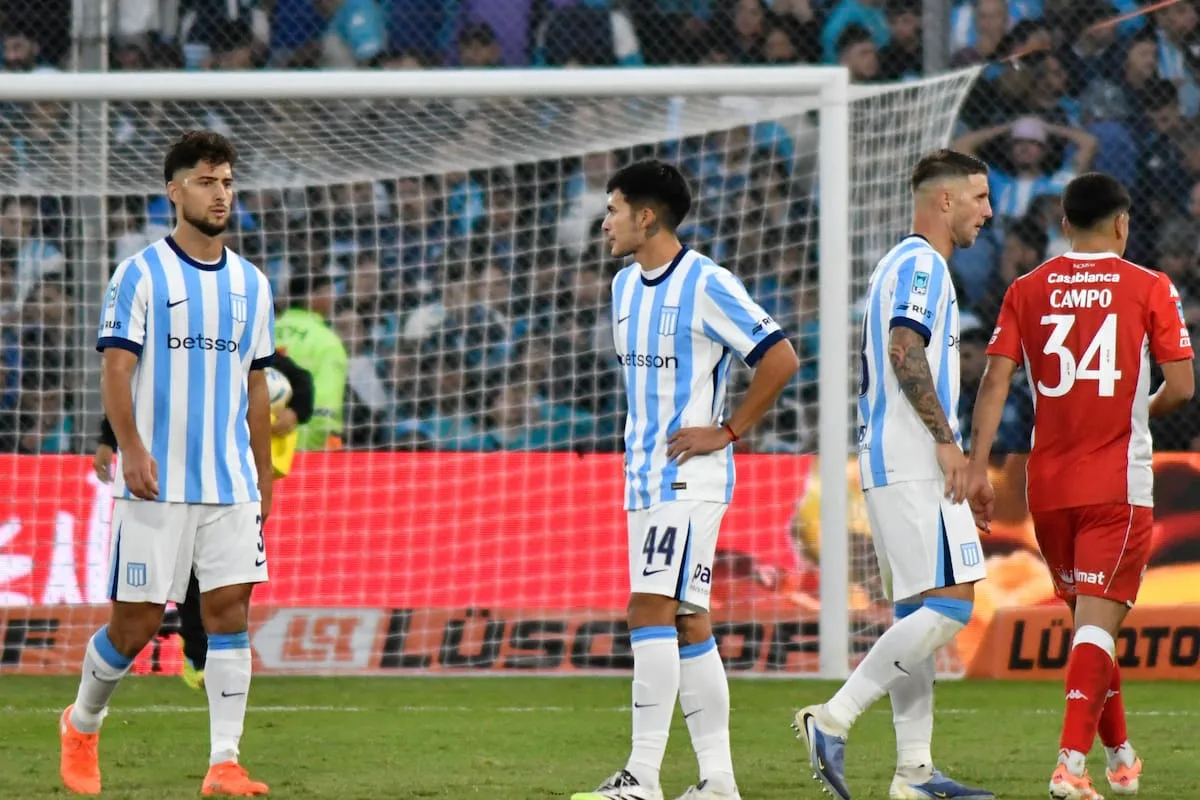 Racing empató y sigue en carrera, aunque parece empeñado en quedar afuera