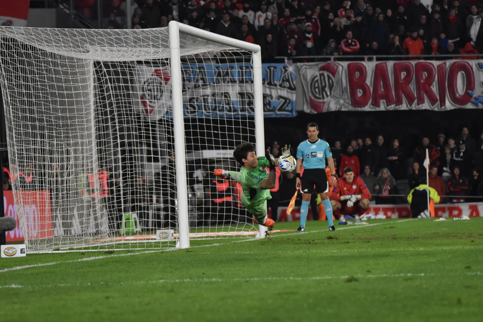 River avanzó a cuartos tras vencer a San Lorenzo en definición por penales