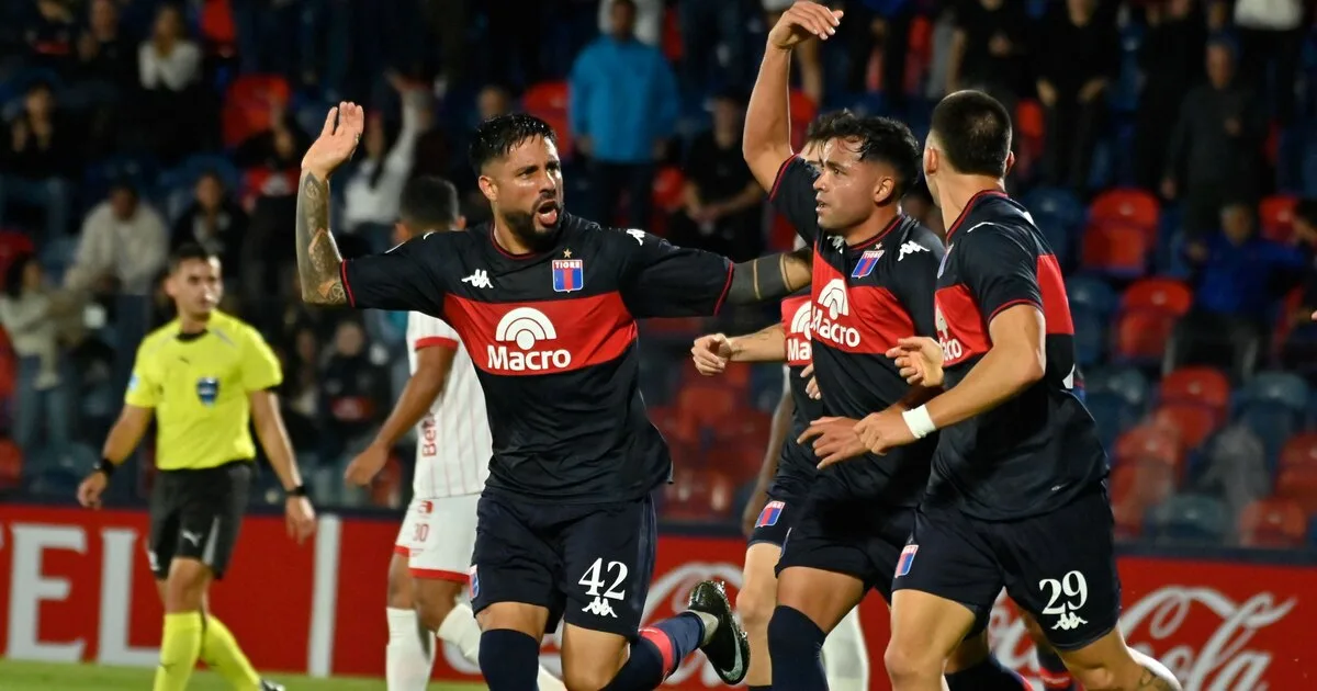 Tigre derrotó 2-0 al América de Cali y se mantiene en la lucha por el grupo