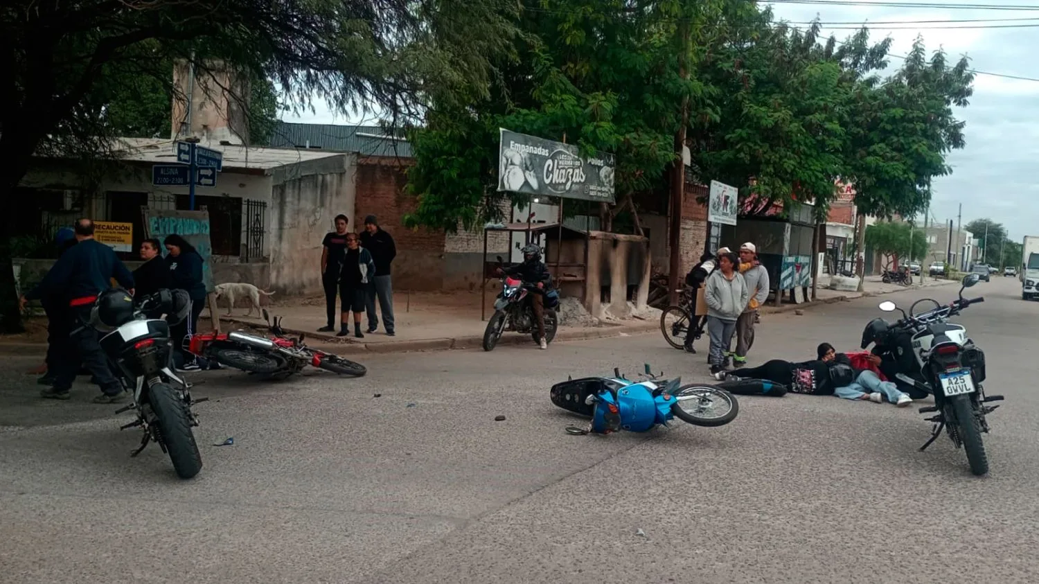 Tres mujeres resultaron heridas tras choque de motocicletas en barrio San Martín