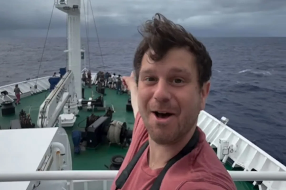Un influencer quedó atrapado en un crucero afectado por brote de hantavirus
