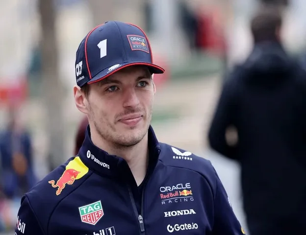 Una falla mecánica impidió la victoria de Verstappen en las 24 Horas de Nürburgring