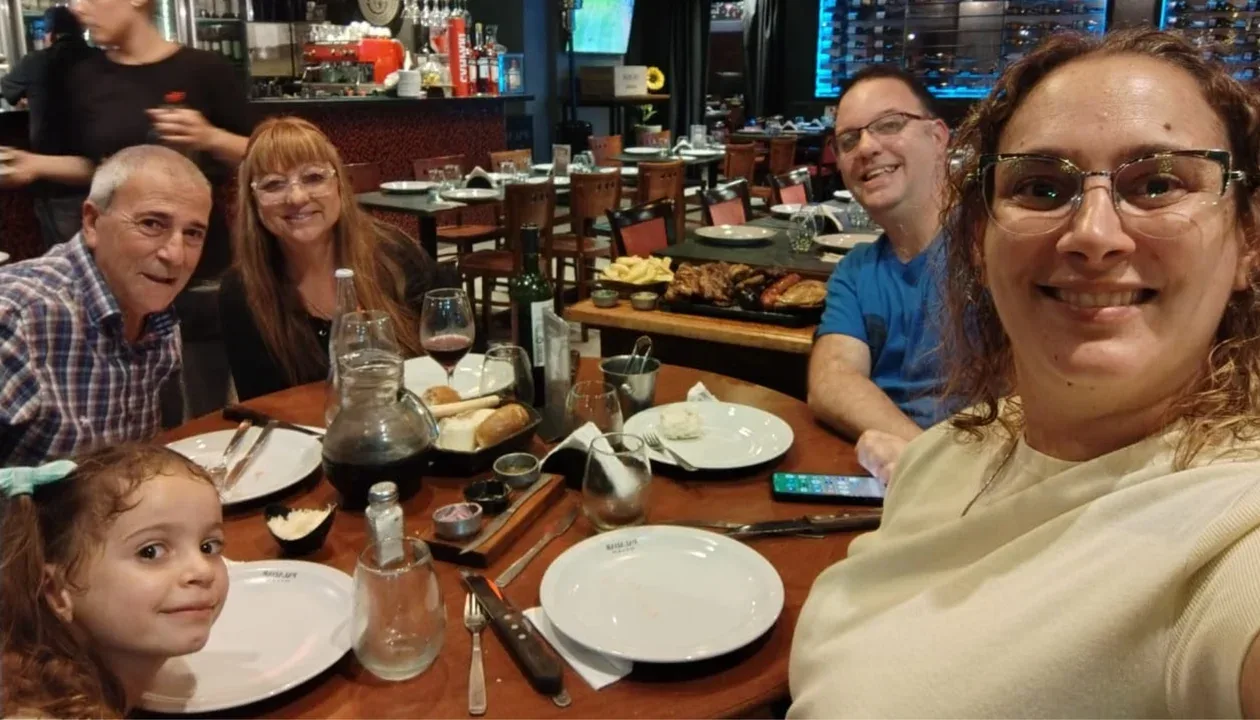 Una parrillada para celebrar un cumpleaños y premiar la fidelidad de los lectores de Primer Plano Online