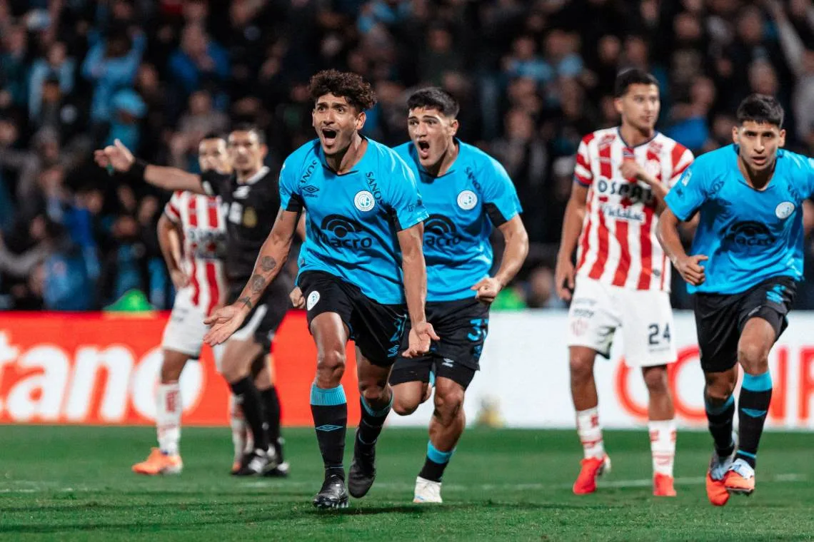 Unión quedó eliminado tras perder ante Belgrano en el estadio Julio César Villagra