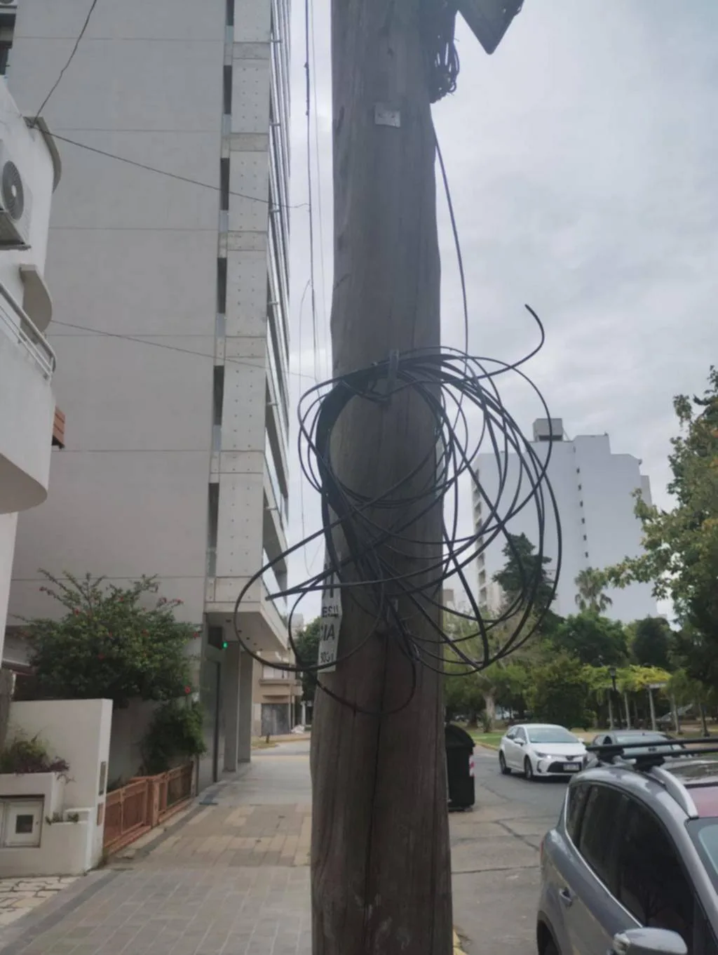 Vecinos se resisten al cierre de servicios de telefonía fija en Argentina
